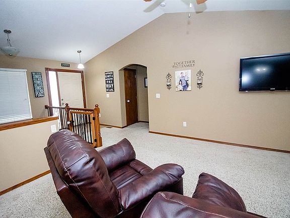 5th image of 1149 Saint Patricks Dr