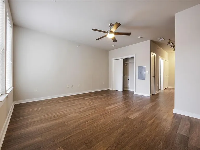 1900 Barton Springs Rd #3013 — Photo 13