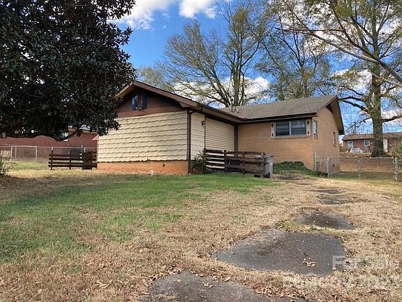 3rd image of 941 Hallmark Dr