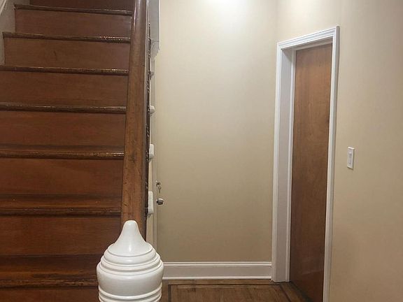 3rd image of 657 E 222nd St