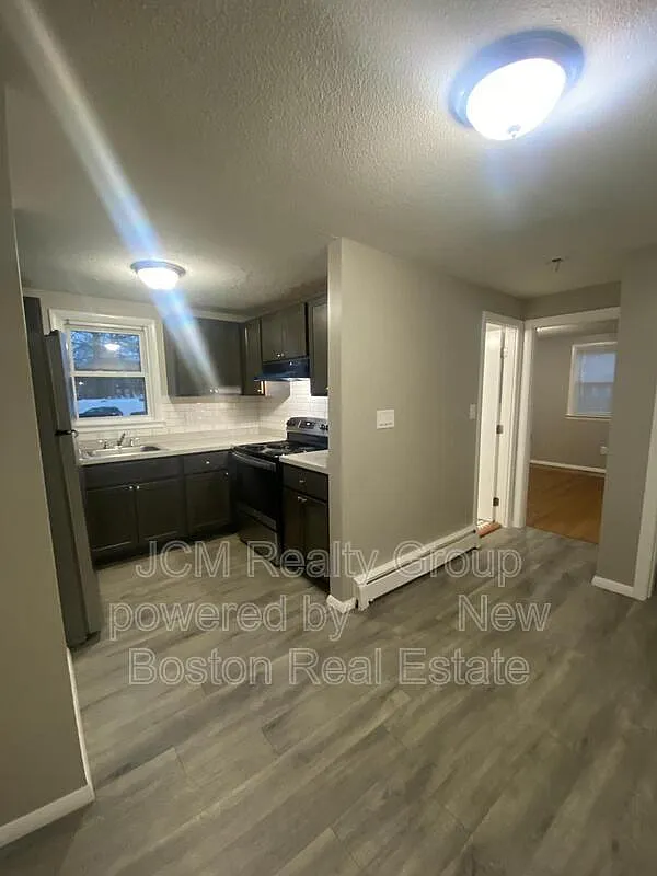 1 bed, 1.0 bath, 750 sqft, $2,000 — Photo 2