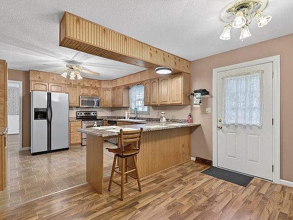 2nd image of 15754 Monticello Dr