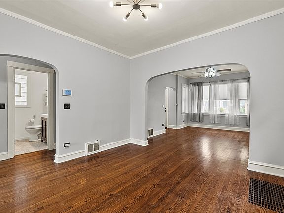 4th image of 3012 Oak Park Ave