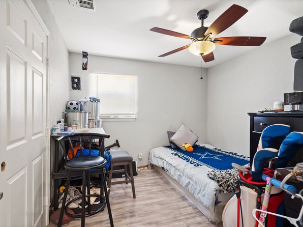 2209 & 2211 Barbell Ln, Fort Worth, TX 76111