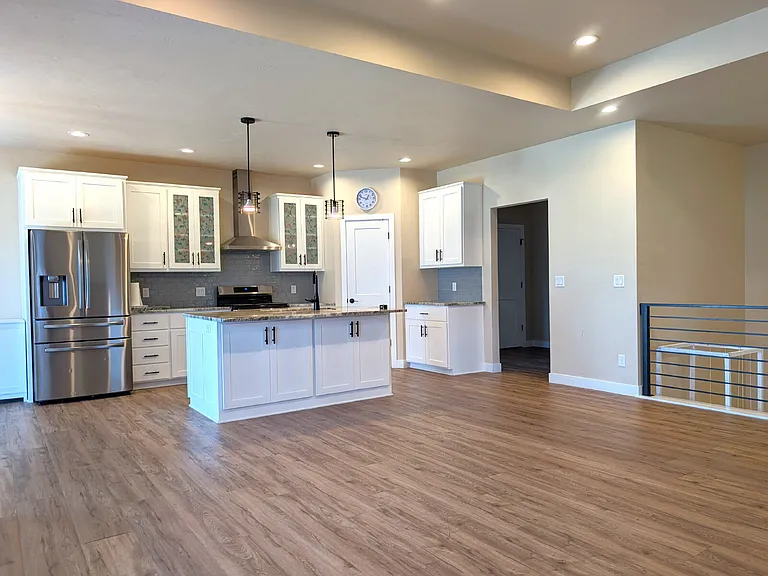N8739 Connor Cir — Photo 23