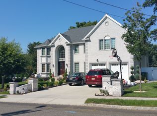 8 Skytop Rd, Edison, NJ 08820