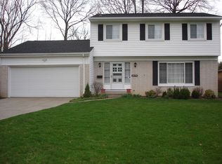 24150 Noreen Dr, North Olmsted, OH 44070