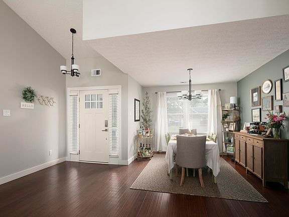 3rd image of 948 Ridgebrook Rd