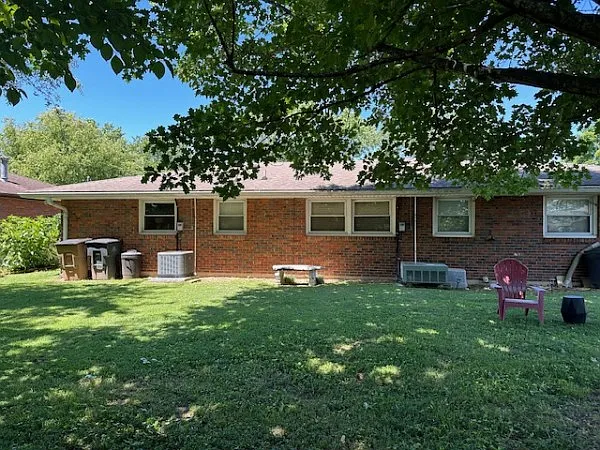 925 Potter Ln — Photo 9