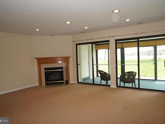 4th image of 51E Queen Caroline Ct