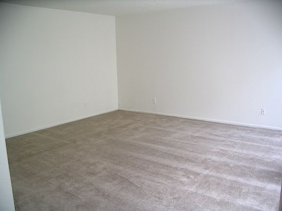 5th image of 2434 W Willow Ave