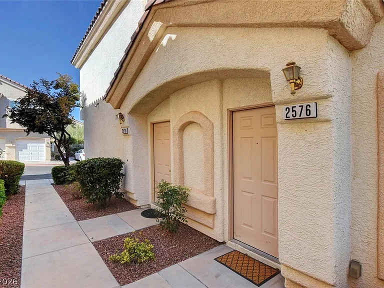 2576 Velez Valley Way — Photo 10
