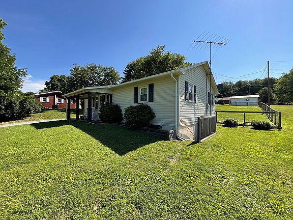 3rd image of 70 Amber Dr