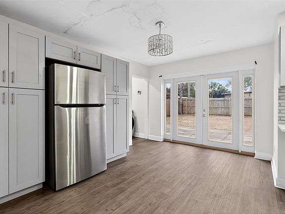 3rd image of 6020 W Harwood Ave