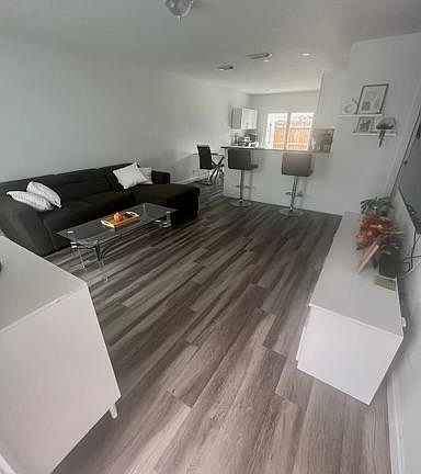3rd image of 4170 Sanders Drive
