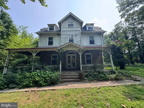 135 S Lansdowne Ave, Lansdowne, PA 19050