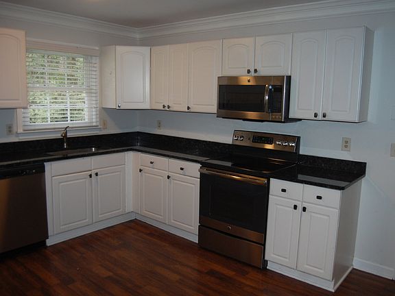 5th image of 2805 Regents Park Ln