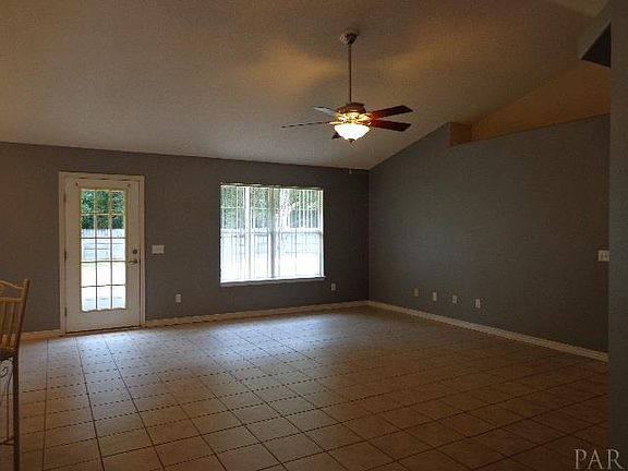 3rd image of 3900 Holleyberry Ln