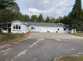 N1841 William Dr, Waupaca, WI 54981