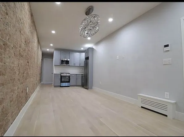 478 Woodward Avenue image 2 of 7