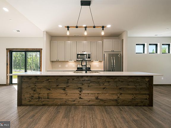 4th image of 400 Sam Snead Cir