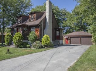 8 Mayflower Rd, Lakeville, MA 02347