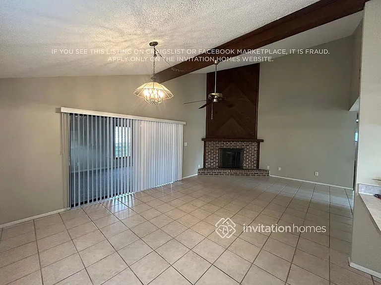 2501 E Timberlane Dr — Photo 2