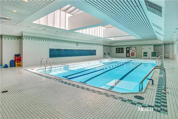 Sold by R New York | media 15