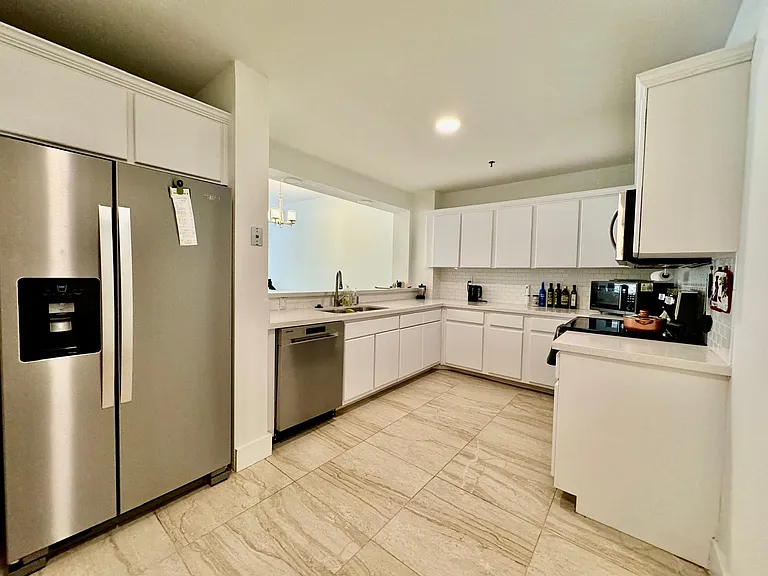 201 Crandon Blvd #324 — Photo 1