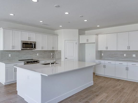 4th image of 2858 E Corteza Dr