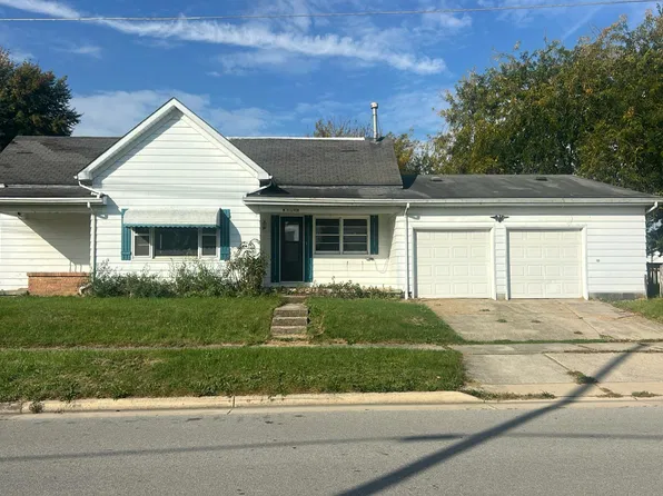 302 W Silver St, Wapakoneta, OH 45895