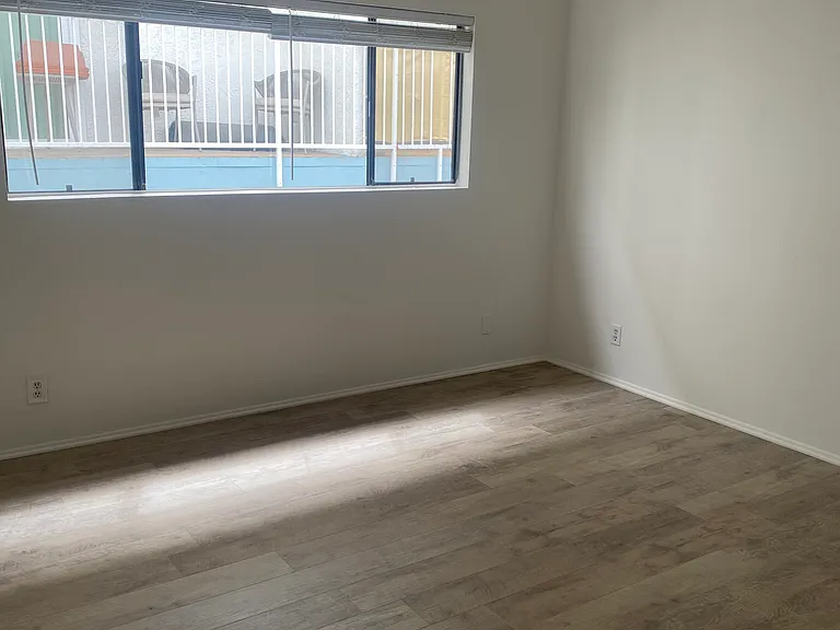 930 Venice Blvd #209 — Photo 14
