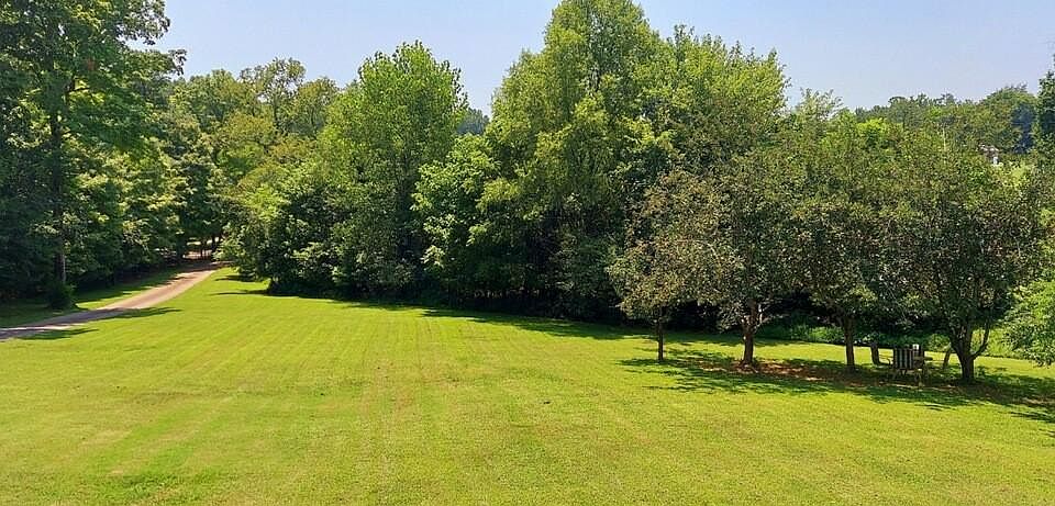 2nd image of 2207 Lee Rd