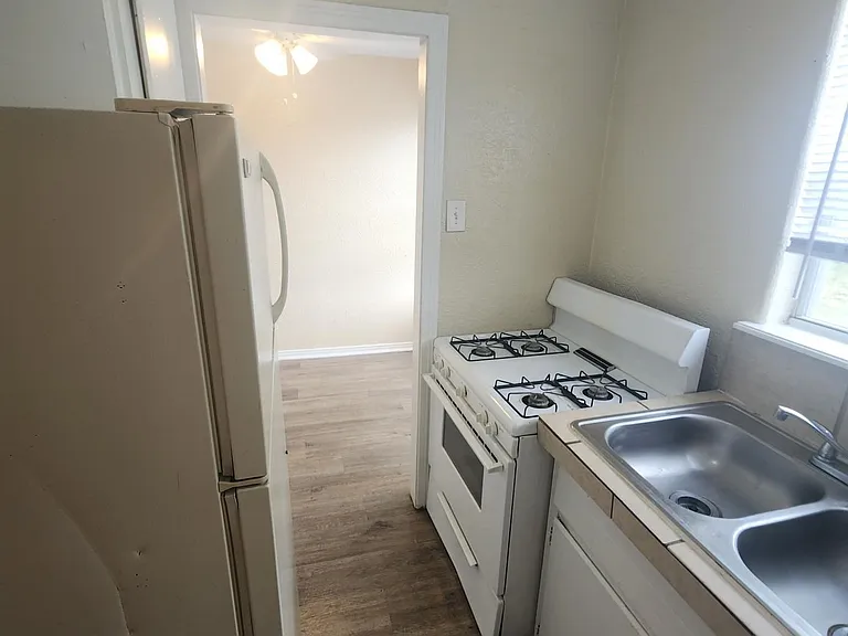 1002 N Lake St #A — Photo 14
