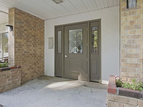 2nd image of 16 Shadowbrook Ln APT 35