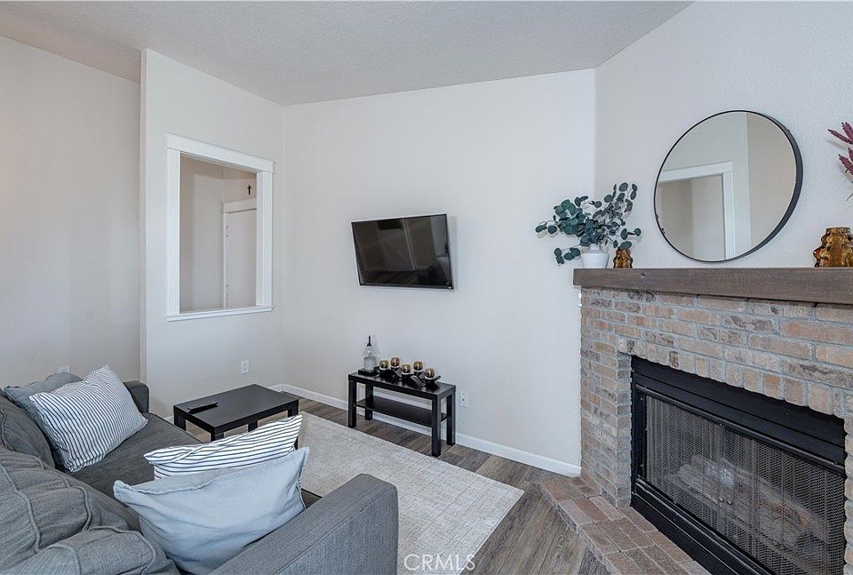 1st image of 2552 Avenida Del Vista APT 204