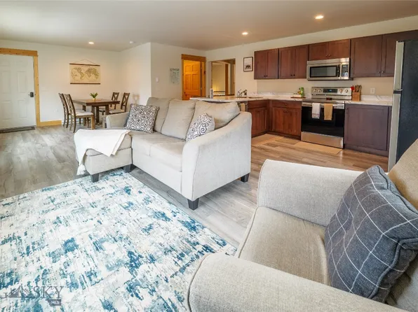 301 Spring St, Gardiner, MT 59030