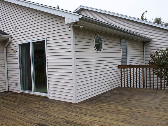 3rd image of 7418 Glen Terra Dr