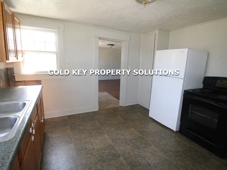 412 Doctor Martin Luther King Dr — Photo 5
