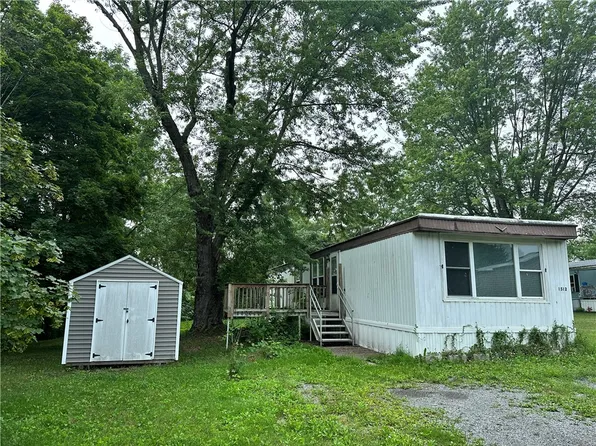 1512 Barefoot Ln, Caledonia, NY 14423