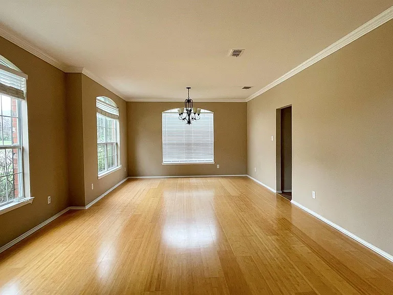 2712 Oakland Hills Dr — Photo 5