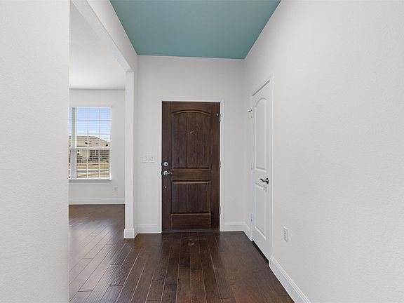 4th image of 706 Kite Rdg