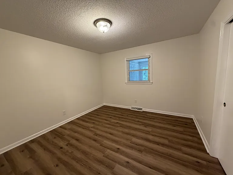 147 Crooked Ln — Photo 14