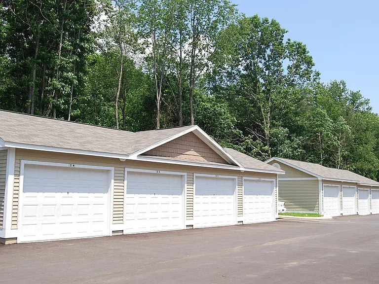 Tall Oaks Apartment Homes — Photo 40