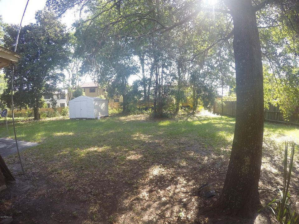 1st image of 7715 Lake Park Dr