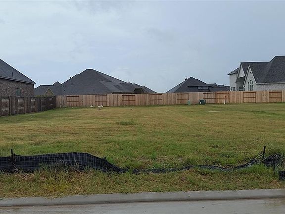 4th image of 19510 Riverhill Row Ct