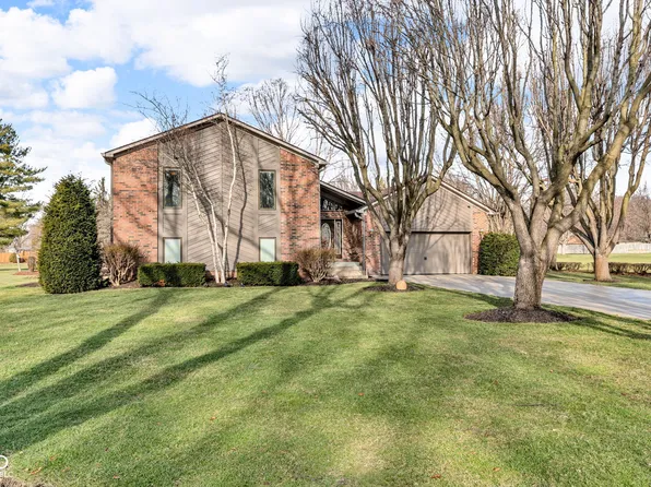 238 Glenbrook Ln, Avon, IN 46123