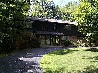 3204 Sulgrave Rd photo 1