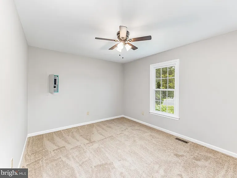 11802 Oakdale Ct — Photo 10