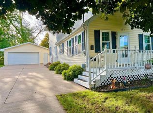 621 Taylor St, Little Chute, WI 54140
